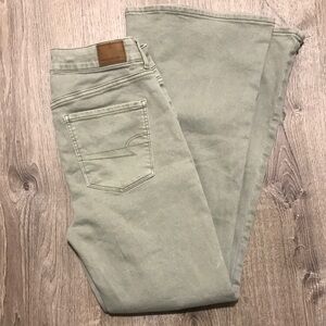 Women’s American Eagle Flare Jeans/8